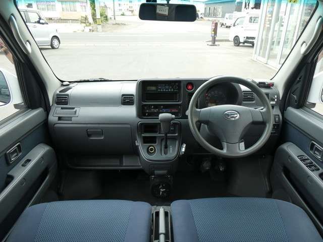 DAIHATSU HIJET CARGO 4WD 2013 Image 31