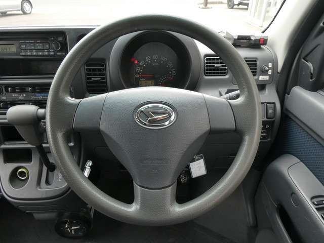 DAIHATSU HIJET CARGO 4WD 2013 Image 31