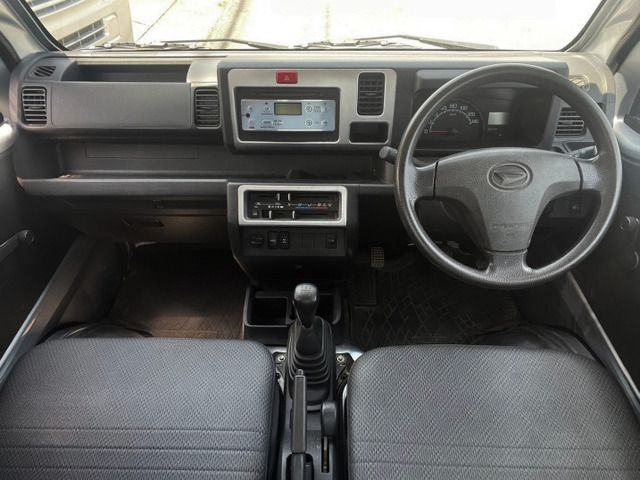 DAIHATSU HIJET TRUCK 4WD 2016 Image 31