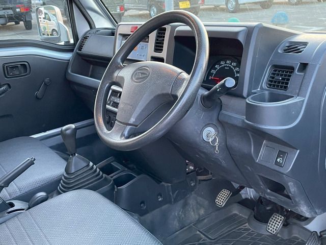 DAIHATSU HIJET TRUCK 4WD 2016 Image 31