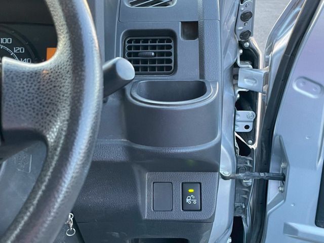 DAIHATSU HIJET TRUCK 4WD 2016 Image 31