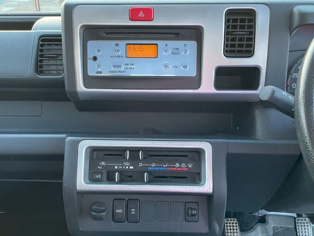 DAIHATSU HIJET TRUCK 4WD 2016 Image 31