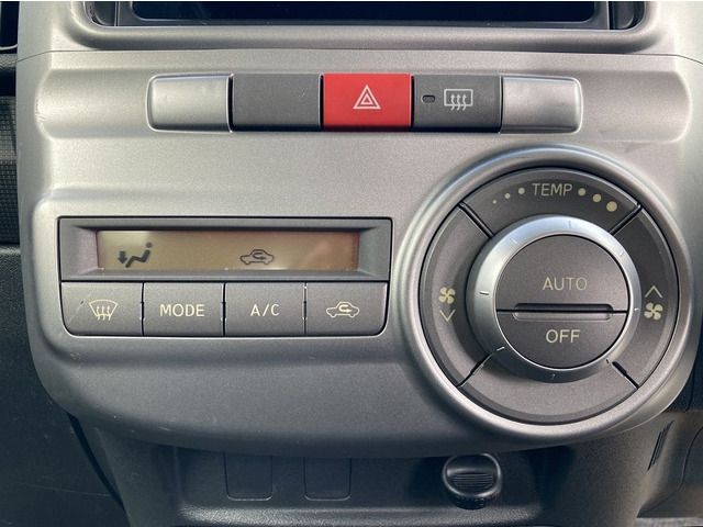 DAIHATSU TANTO 2012 Image 31