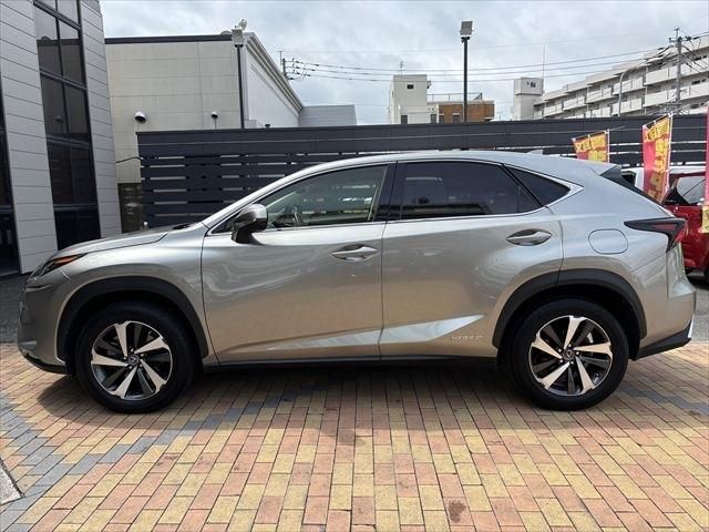 TOYOTA LEXUS NX300H 2018 Image 31