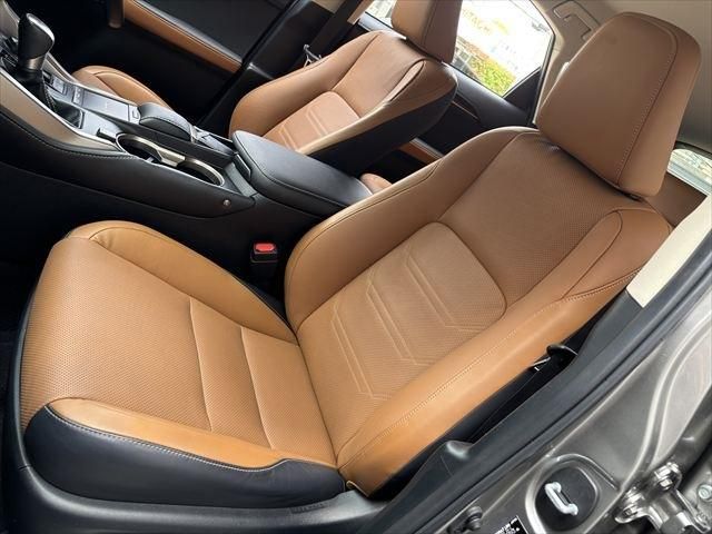 TOYOTA LEXUS NX300H 2018 Image 31