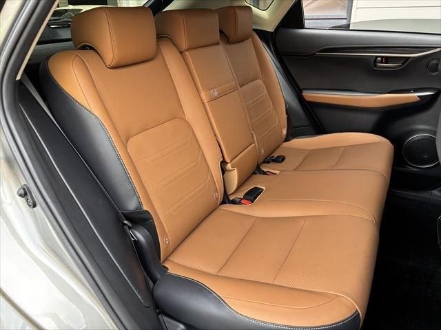 TOYOTA LEXUS NX300H 2018 Image 31