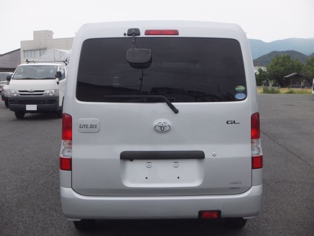 TOYOTA LITEACE VAN 4WD 2020 Image 31