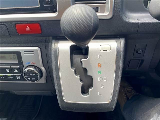 TOYOTA REGIUSACE VAN 4WD 2015 Image 31