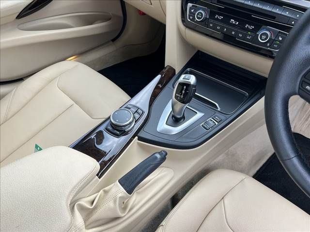 BMW 3SERIES TOURING 2016 Image 31