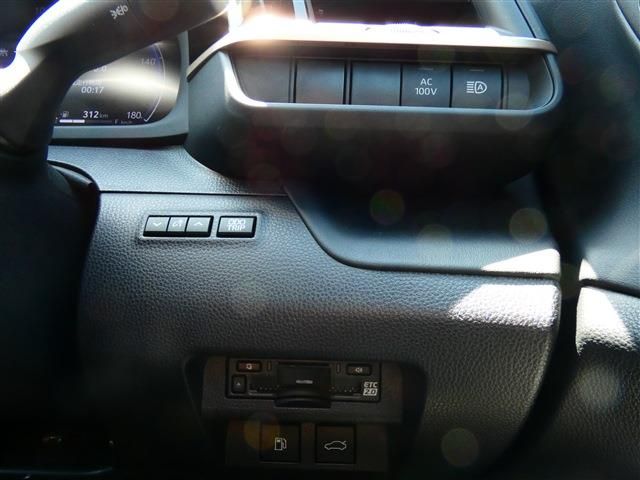 TOYOTA CROWN CROSSOVER 2022 Image 31