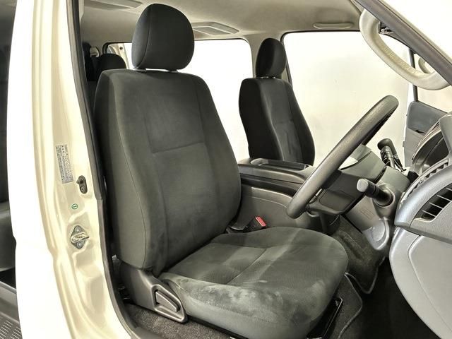 TOYOTA HIACE VAN 4WD 2015 Image 31