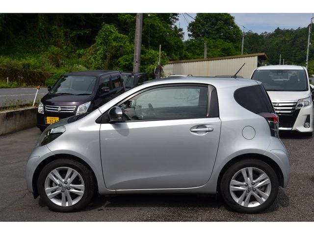 TOYOTA IQ 2012 Image 31