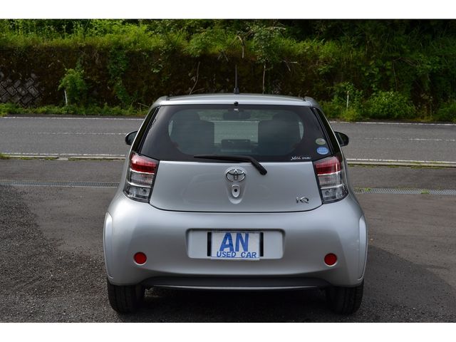 TOYOTA IQ 2012 Image 31