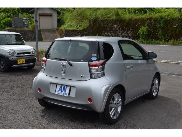 TOYOTA IQ 2012 Image 31
