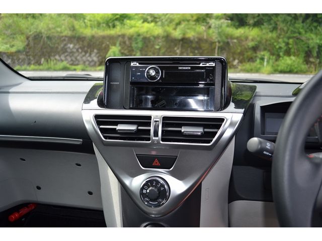 TOYOTA IQ 2012 Image 31