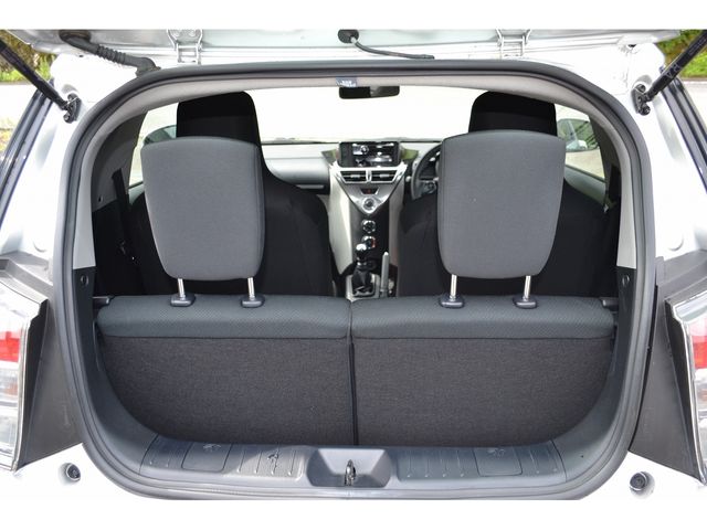 TOYOTA IQ 2012 Image 31