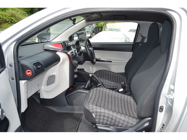 TOYOTA IQ 2012 Image 31