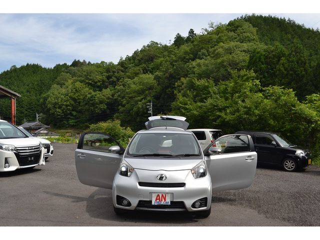 TOYOTA IQ 2012 Image 31