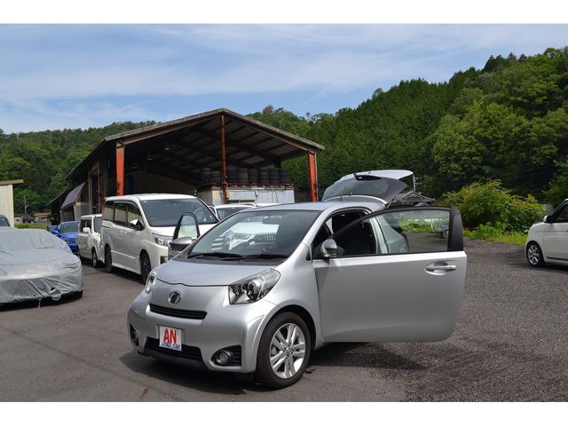 TOYOTA IQ 2012 Image 31