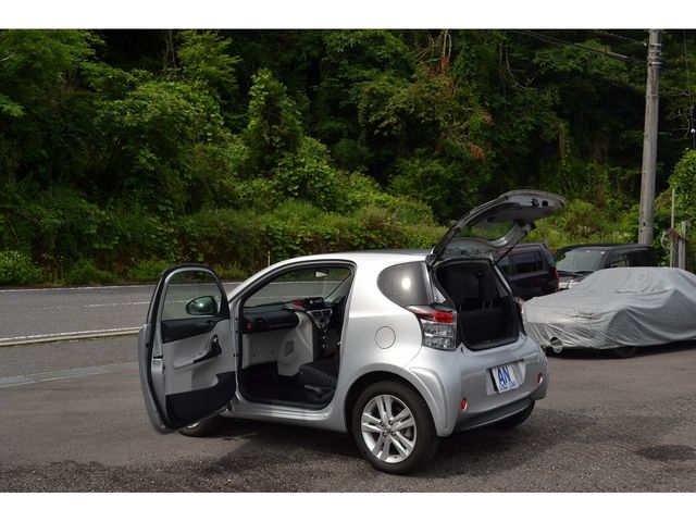 TOYOTA IQ 2012 Image 31