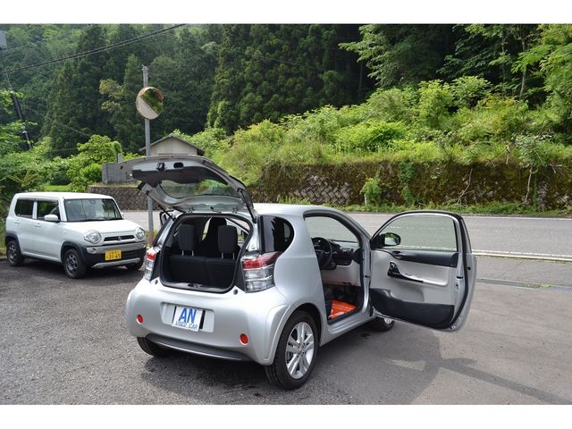 TOYOTA IQ 2012 Image 31