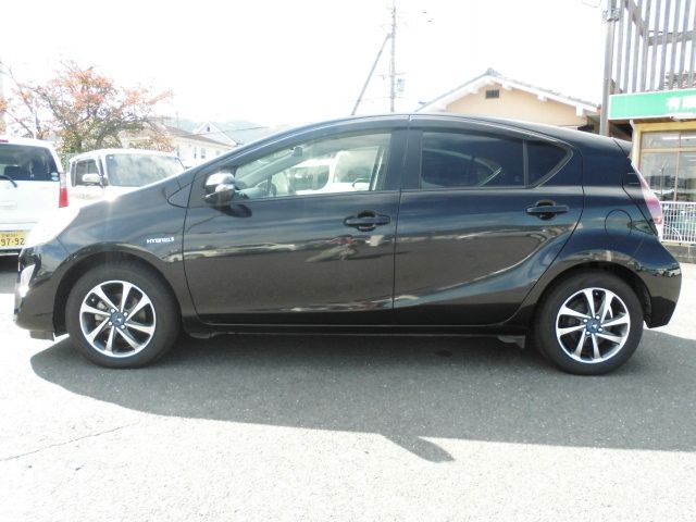 TOYOTA AQUA 2016 Image 31