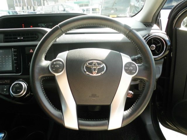 TOYOTA AQUA 2016 Image 31