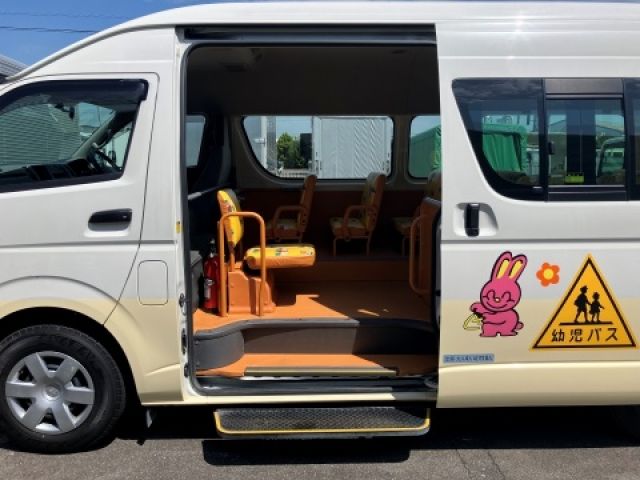 TOYOTA HIACE COMMUTER 2010 Image 31