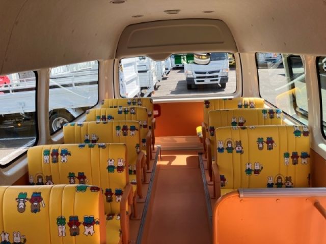 TOYOTA HIACE COMMUTER 2010 Image 31