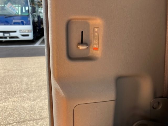 TOYOTA HIACE COMMUTER 2010 Image 31