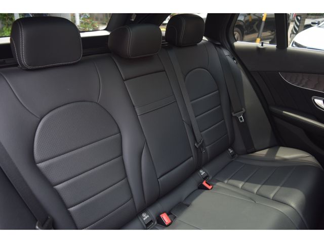 MERCEDES BENZ C CLAS 2018 Image 31