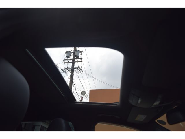 MERCEDES BENZ C CLAS 2018 Image 31