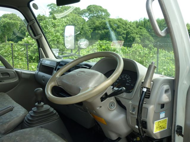 HINO DUTRO 2007 Image 31