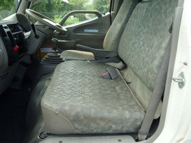 HINO DUTRO 2007 Image 31