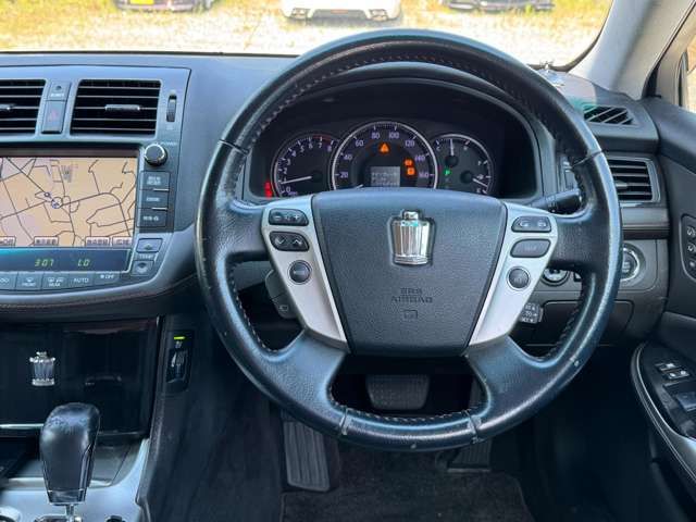 TOYOTA CROWN SEDAN 2011 Image 31