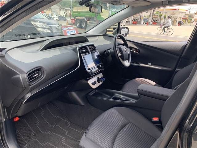 TOYOTA PRIUS 2016 Image 31