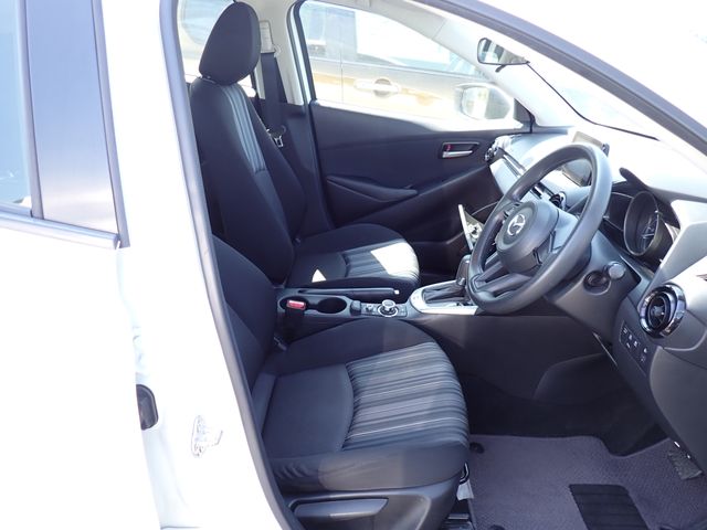 MAZDA DEMIO 2018 Image 31