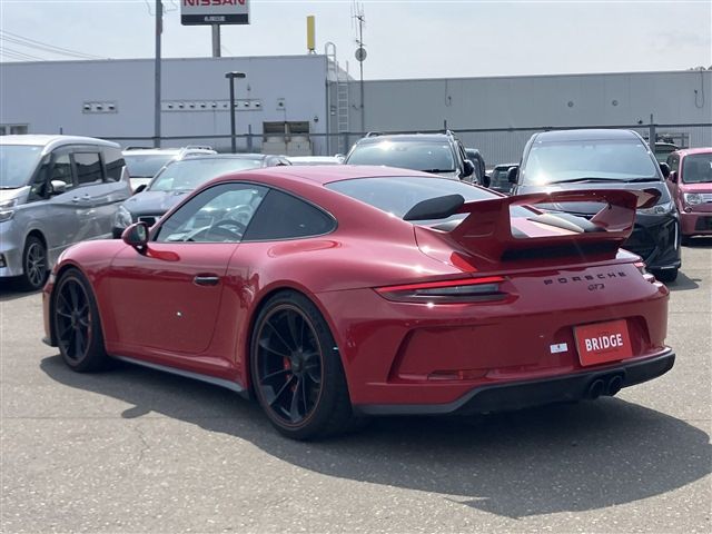 PORSCHE 911 2018 Image 31