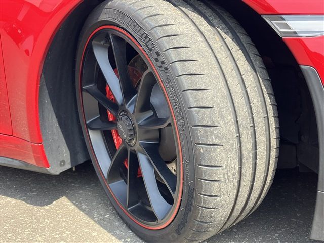 PORSCHE 911 2018 Image 31