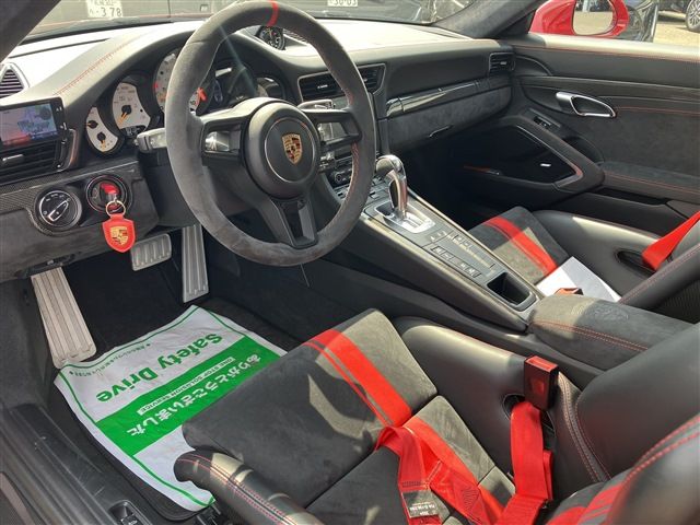 PORSCHE 911 2018 Image 31