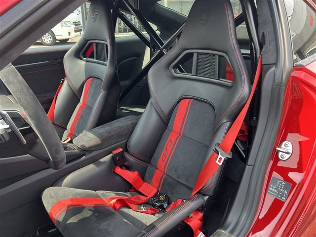 PORSCHE 911 2018 Image 31