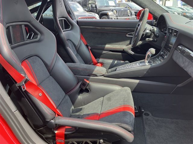 PORSCHE 911 2018 Image 31