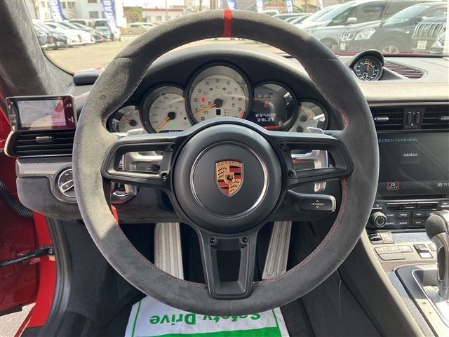 PORSCHE 911 2018 Image 31