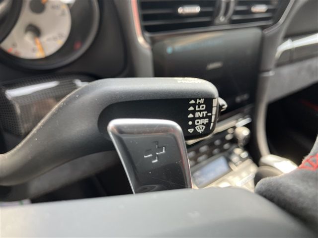 PORSCHE 911 2018 Image 31