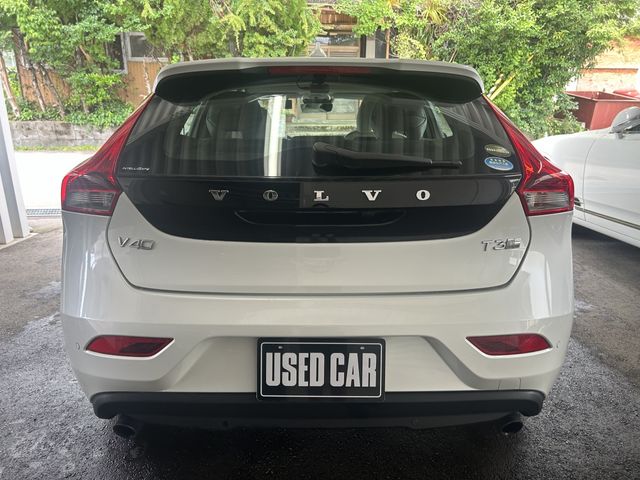 VOLVO V40 2019 Image 31