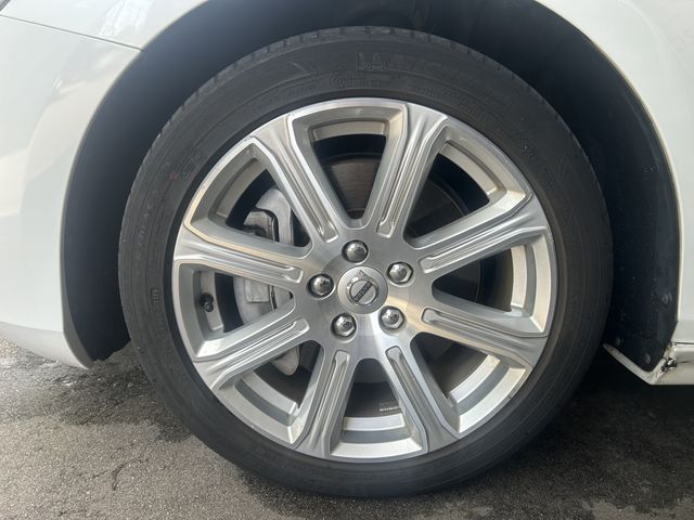 VOLVO V40 2019 Image 31