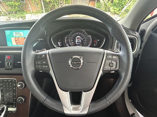 VOLVO V40 2019 Image 31