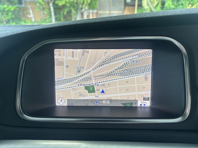 VOLVO V40 2019 Image 31