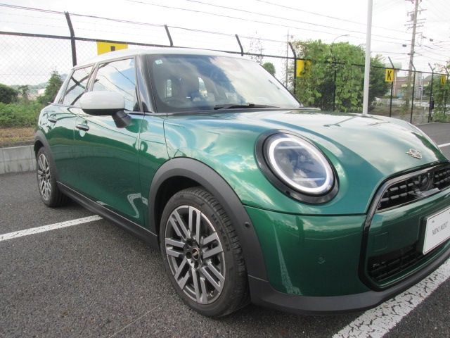 BMW MINI COOPER 5DOOR 2025 Image 31