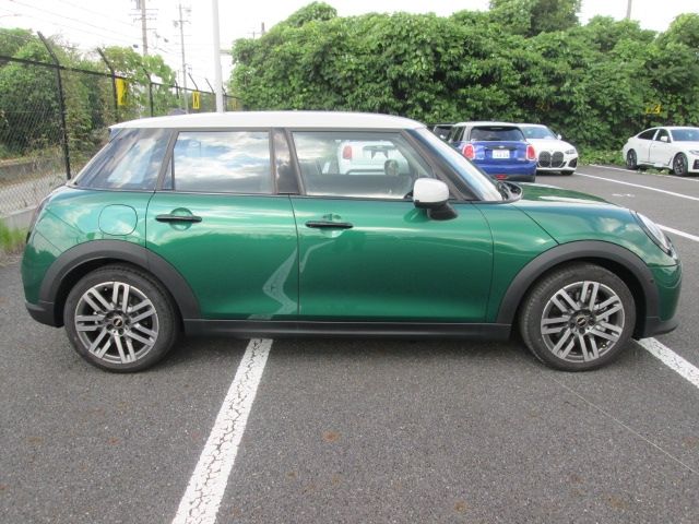 BMW MINI COOPER 5DOOR 2025 Image 31